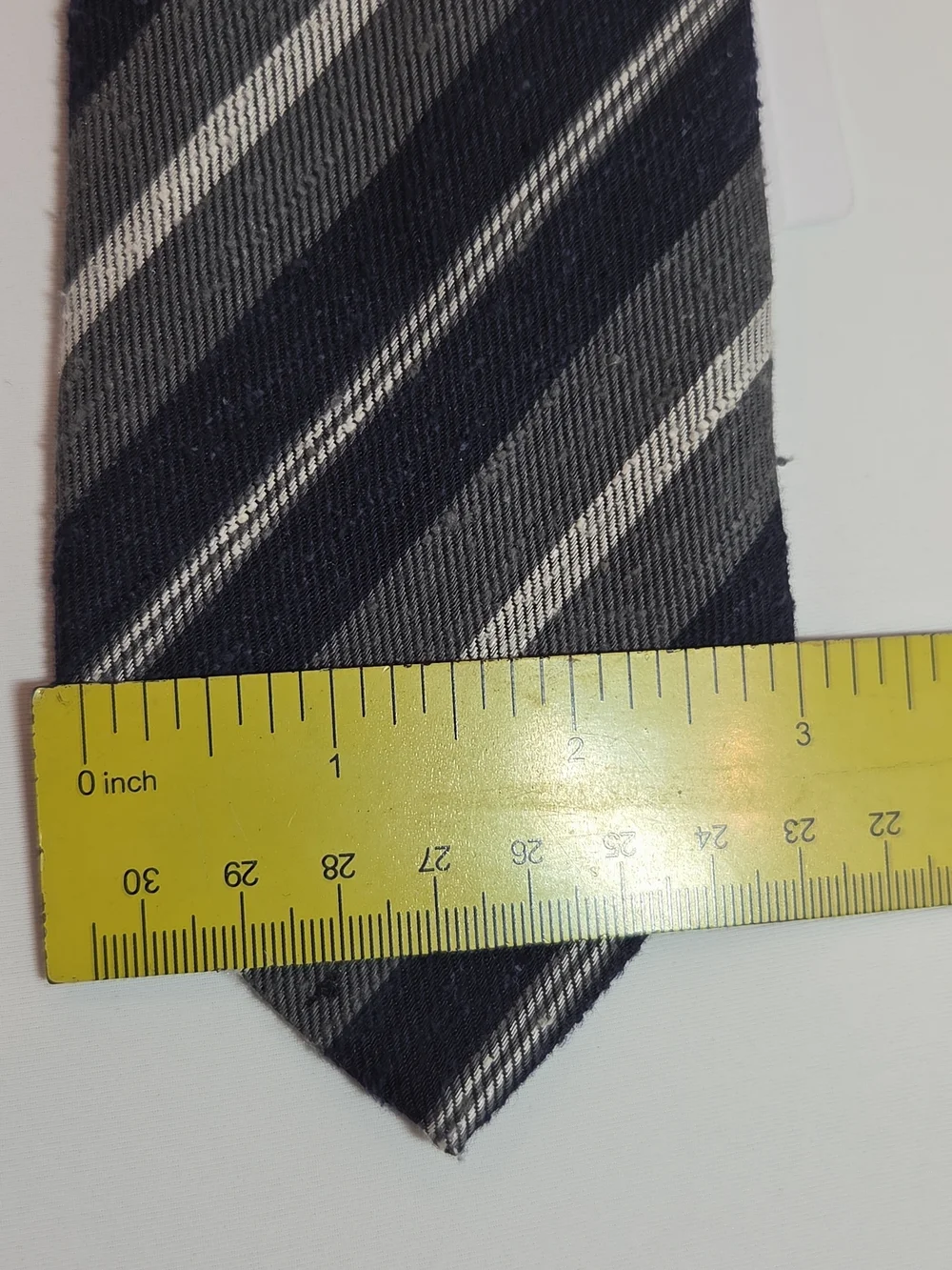 Reiss Mens Textured 100% Silk Navy, Gray and White Striped Silk Tie 3x57.5 NWT